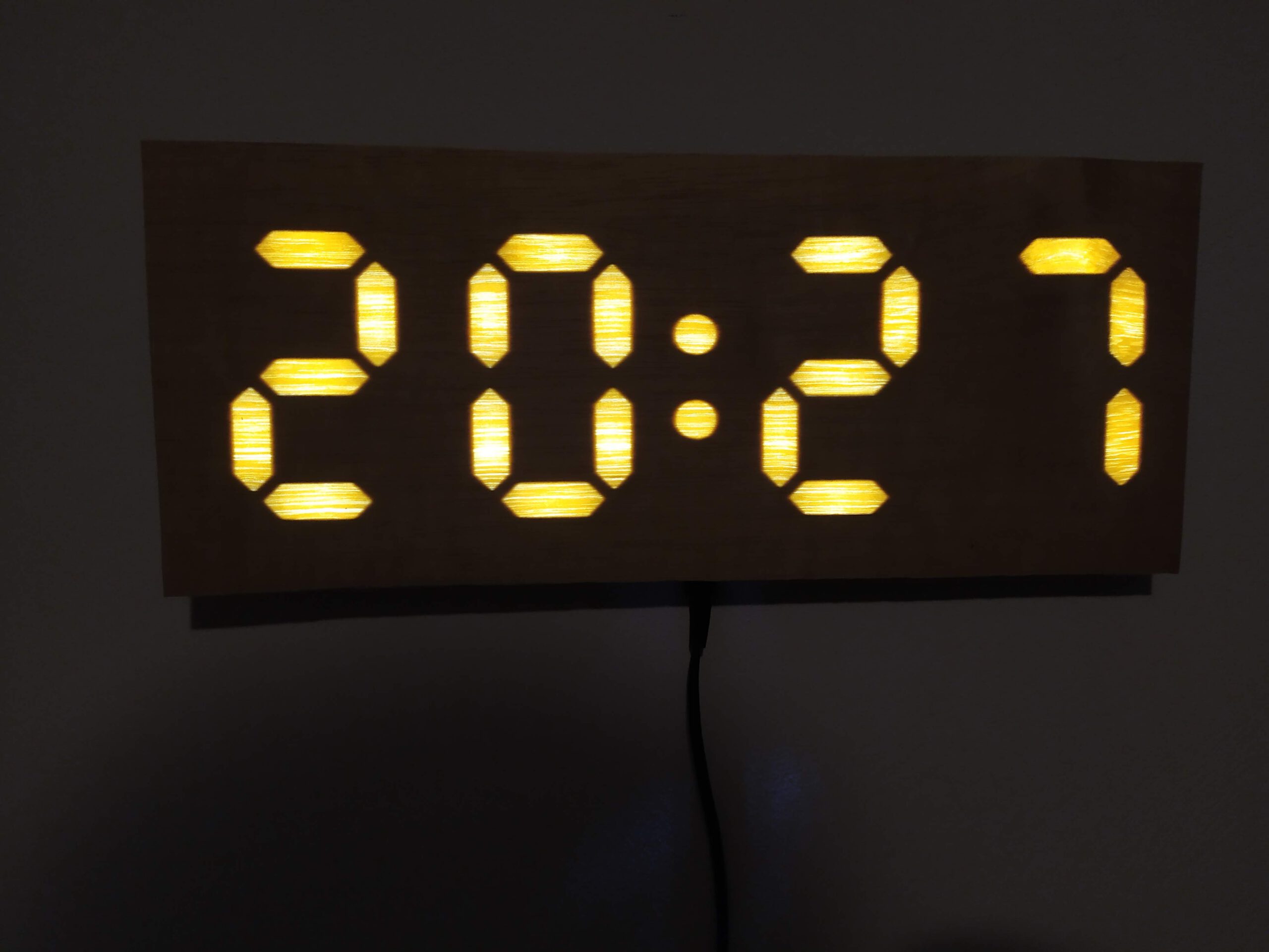 Wood fineer clock